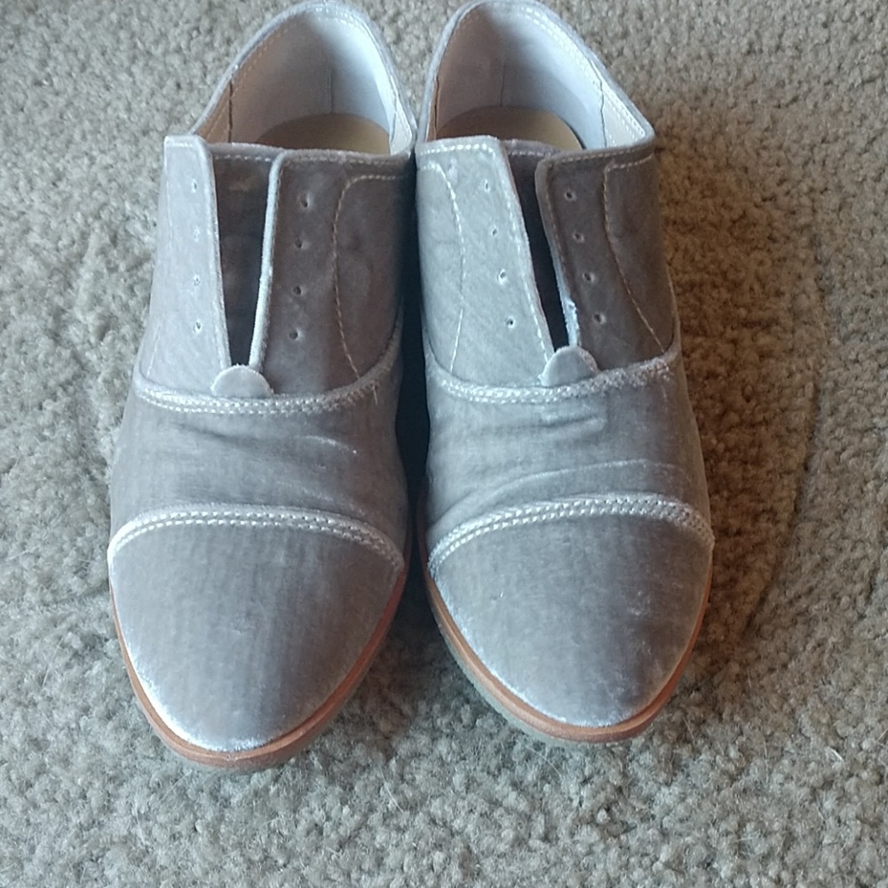 Dolce Vita Velvet Oxfords!!